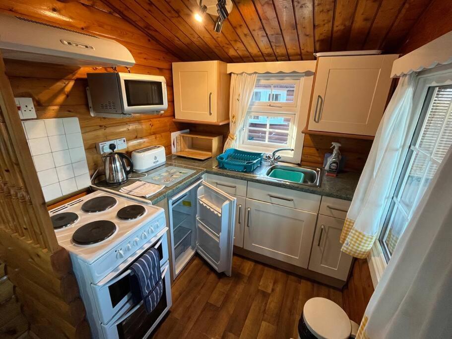 Snowdonia Escape Villa Trawsfynydd Bagian luar foto